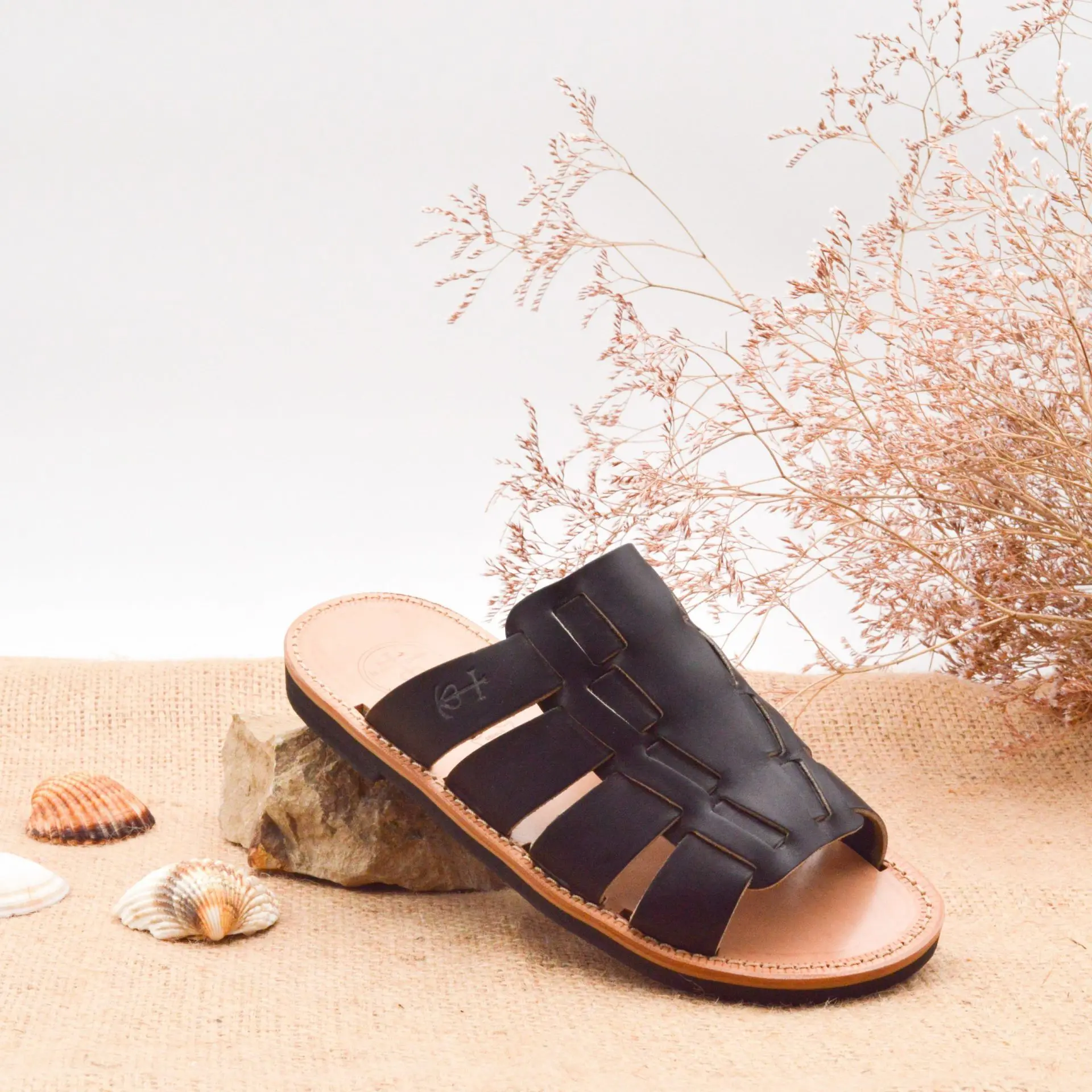 Camargue sandal FÉLIX black
